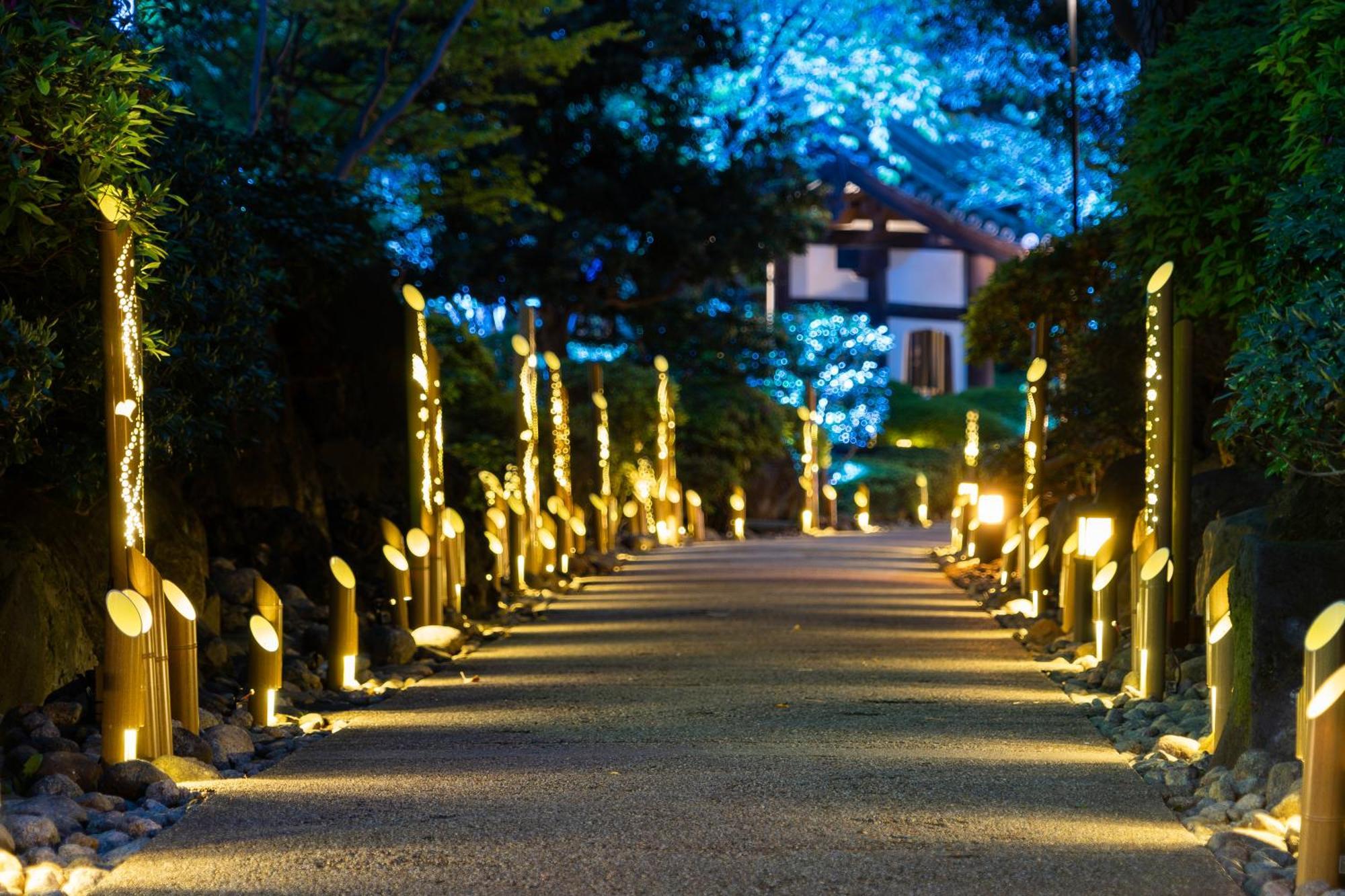 Grand Prince Hotel Shin Takanawa Präfektur Tokio Exterior foto The illuminated path